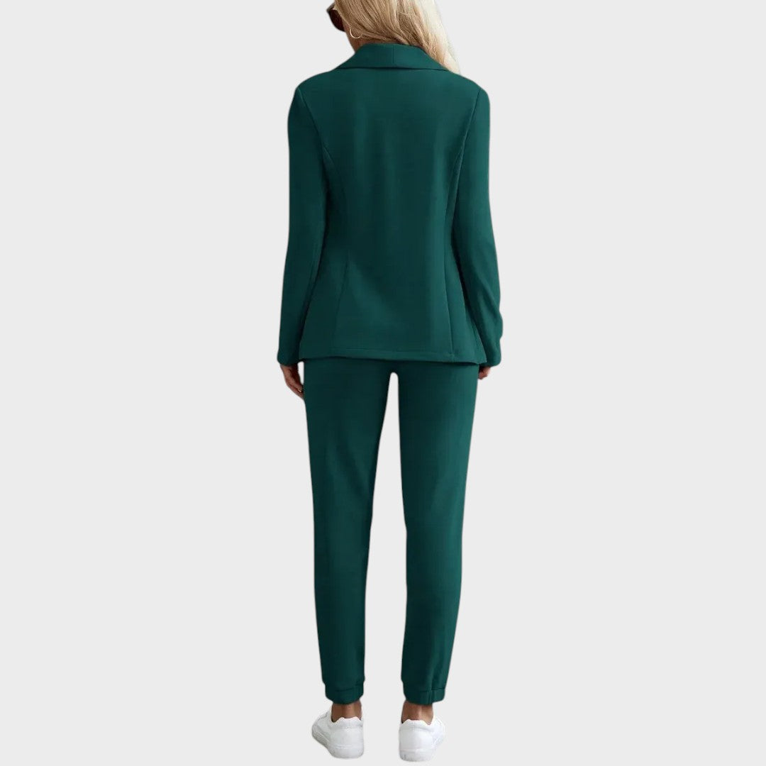 Mila – Comfortable Suit