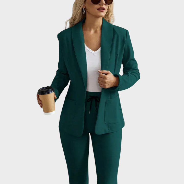 Mila – Comfortable Suit