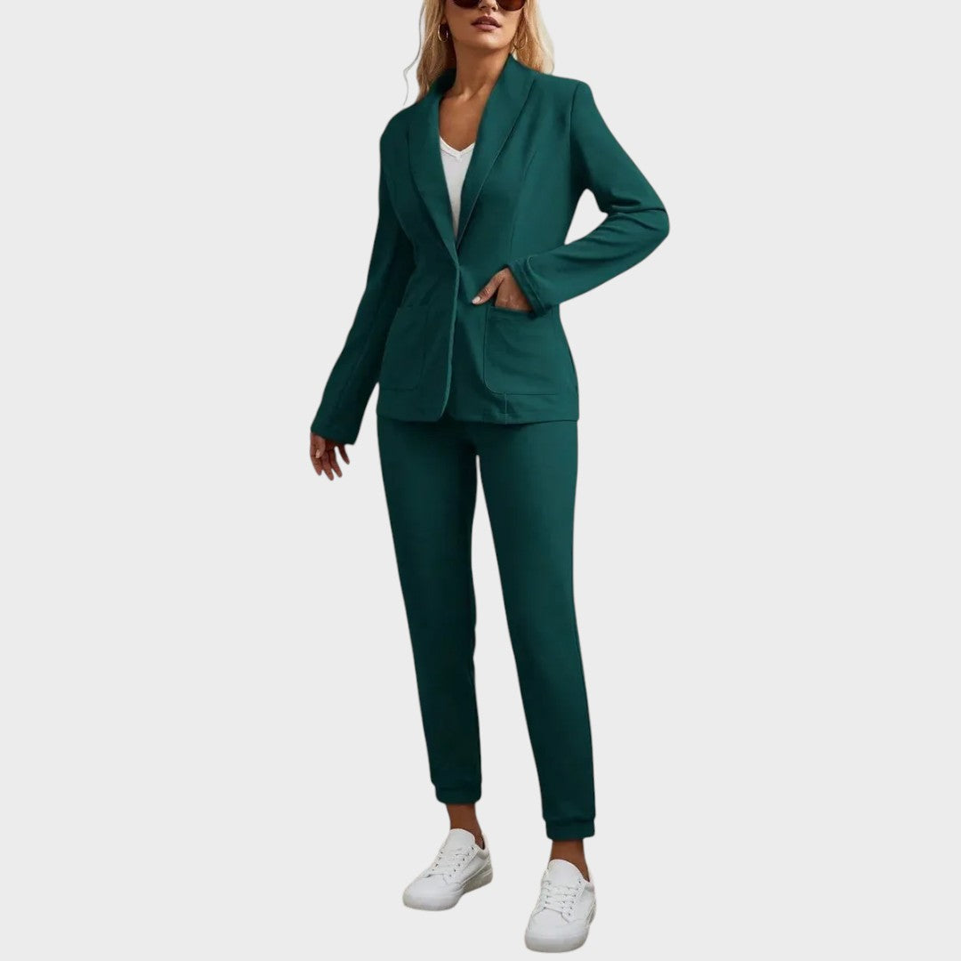 Mila – Comfortable Suit