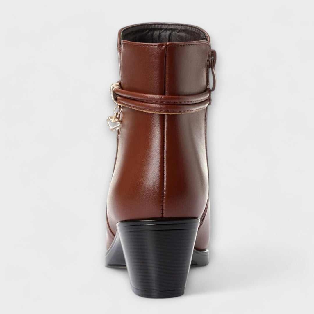 Frederika – Elegant Boots with Zip
