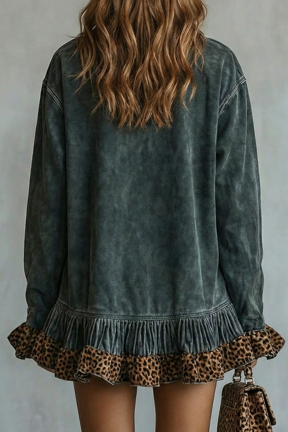 Selvatta – Leopard trim ruffle mini dress