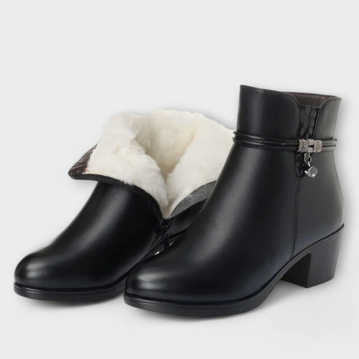 Frederika – Elegant Boots with Zip